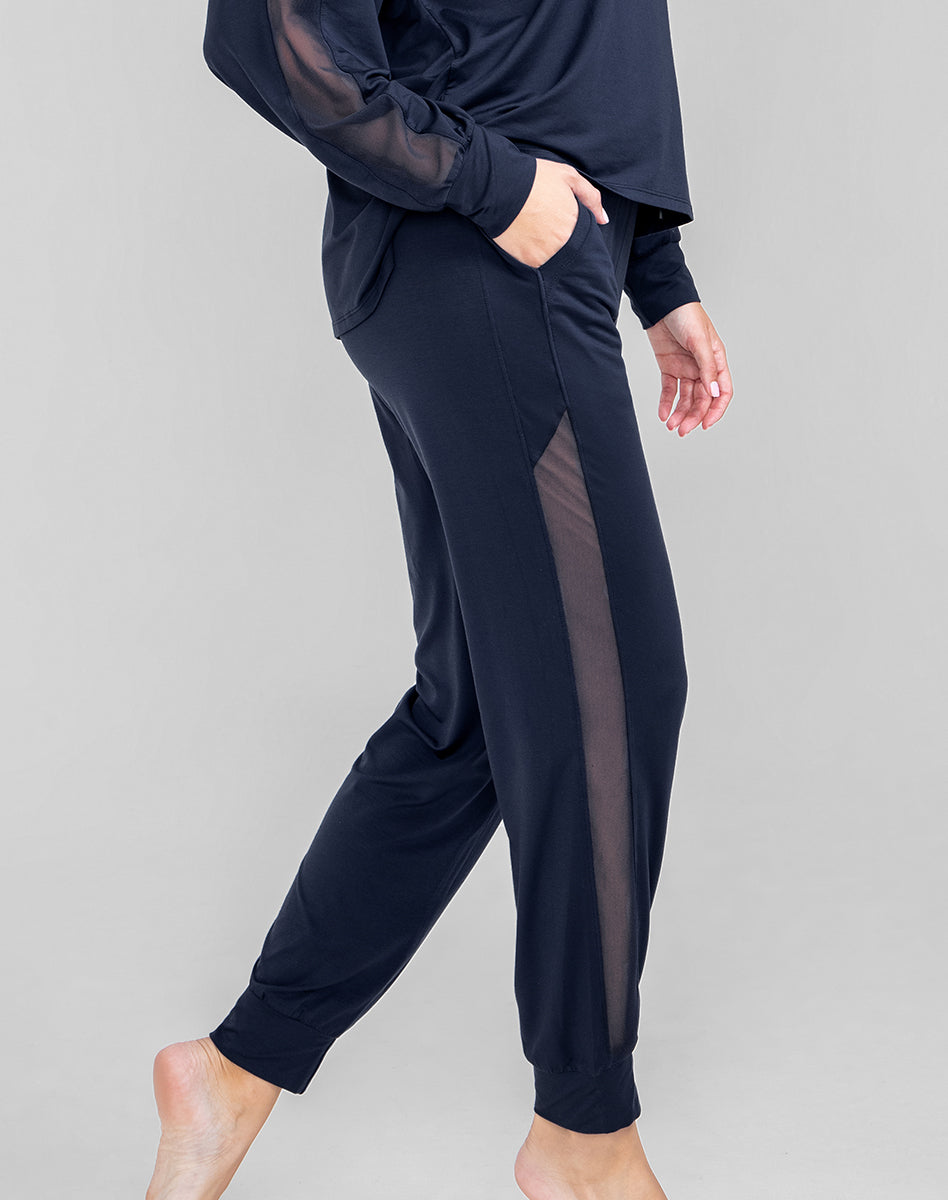 BlissWearJogger-Model-Navy-M-Raine-Side.jpg