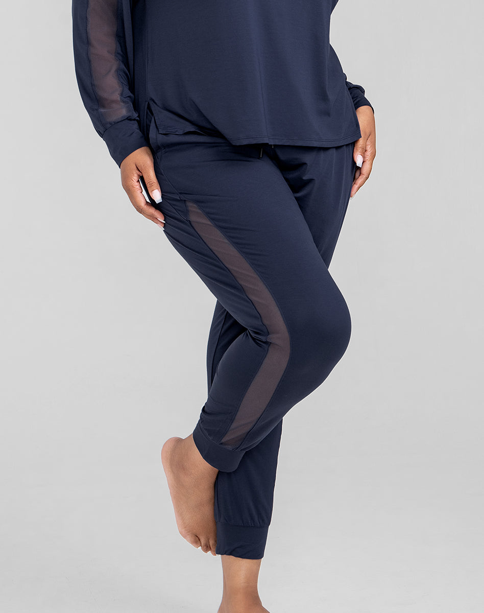 BlissWearJogger-Model-Navy-XL-Courtney-Front.jpg