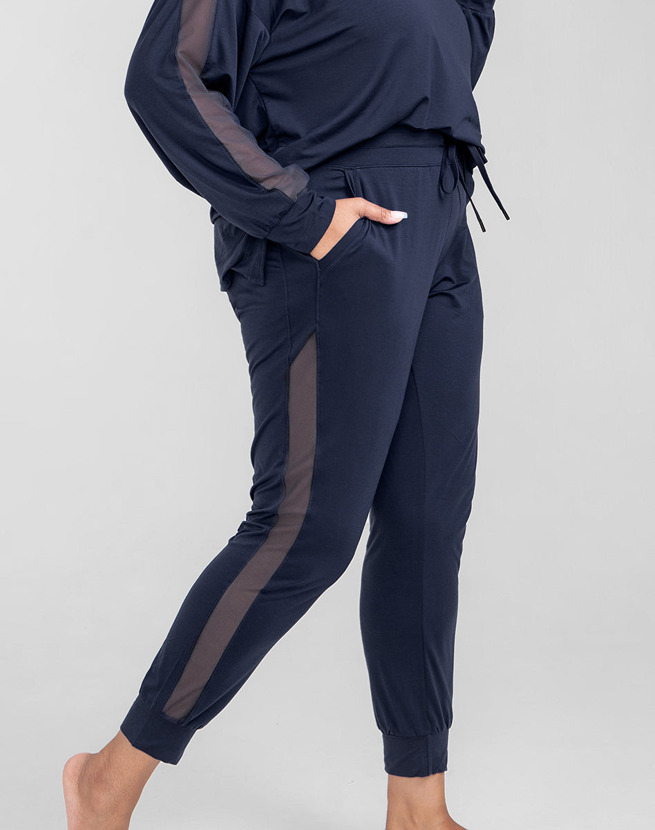 BlissWearJogger-Model-Navy-XL-Courtney-Side.jpg