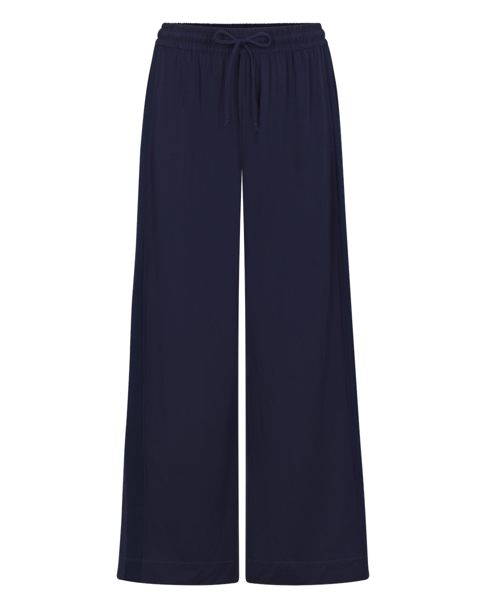 BlissWearPant-Mannequin-Navy-Front.png
