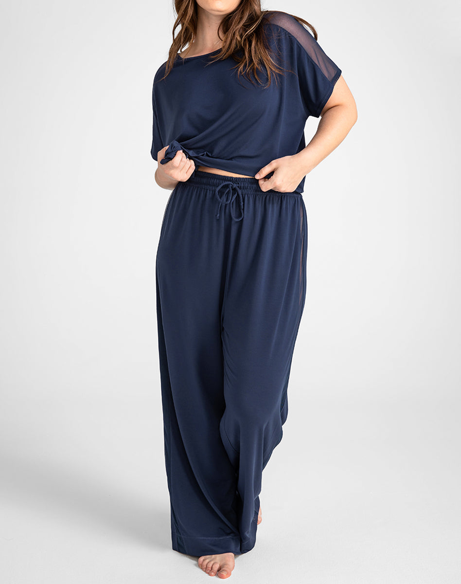 BlissWearPant-Model-Navy-XL-Macara-Front.jpg