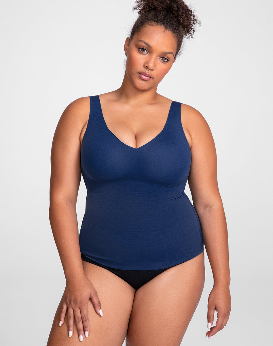 LiftWearTank-Model-Navy-XL-Larissa-Front.jpg
