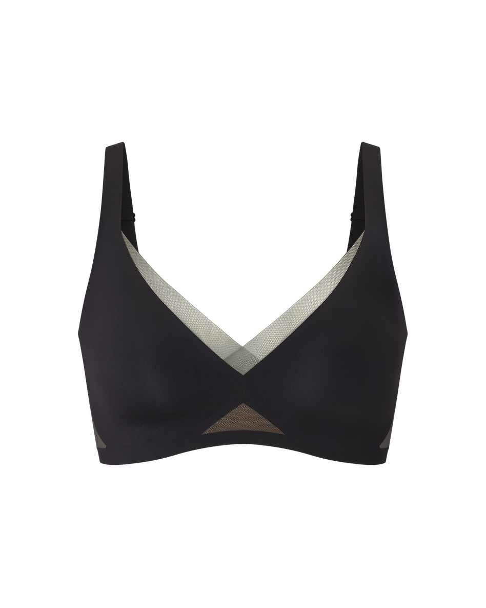 OctNineCrossOverVNeckBra-Mannequin-Runway-Front.png