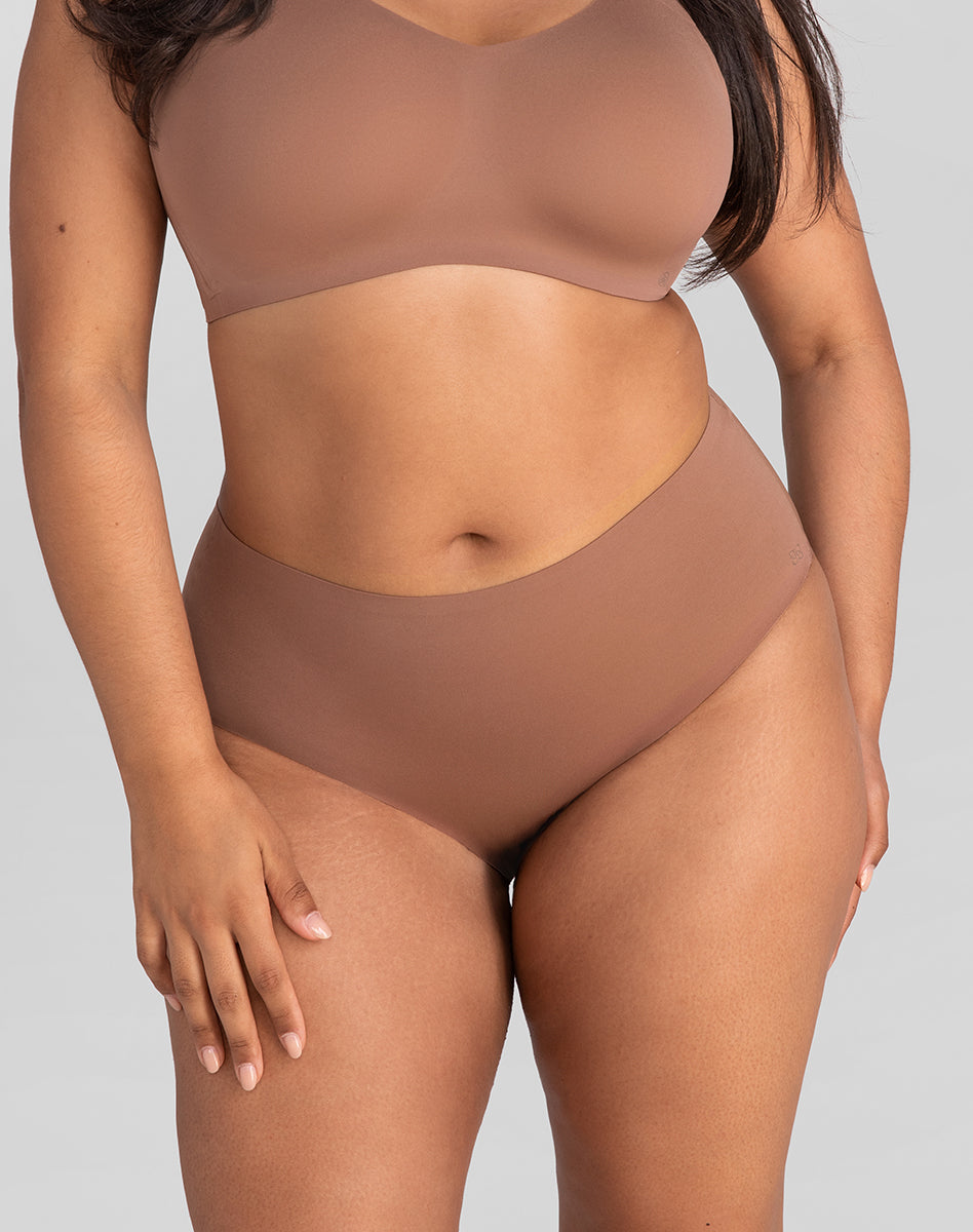 SoftFormHRBrief-Model-Toffee-1X-Julia-Front.jpg