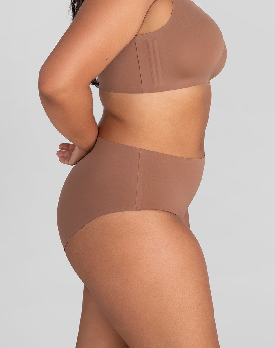 SoftFormHighRiseBrief-Model-Toffee-1X-Julia-Side.jpg