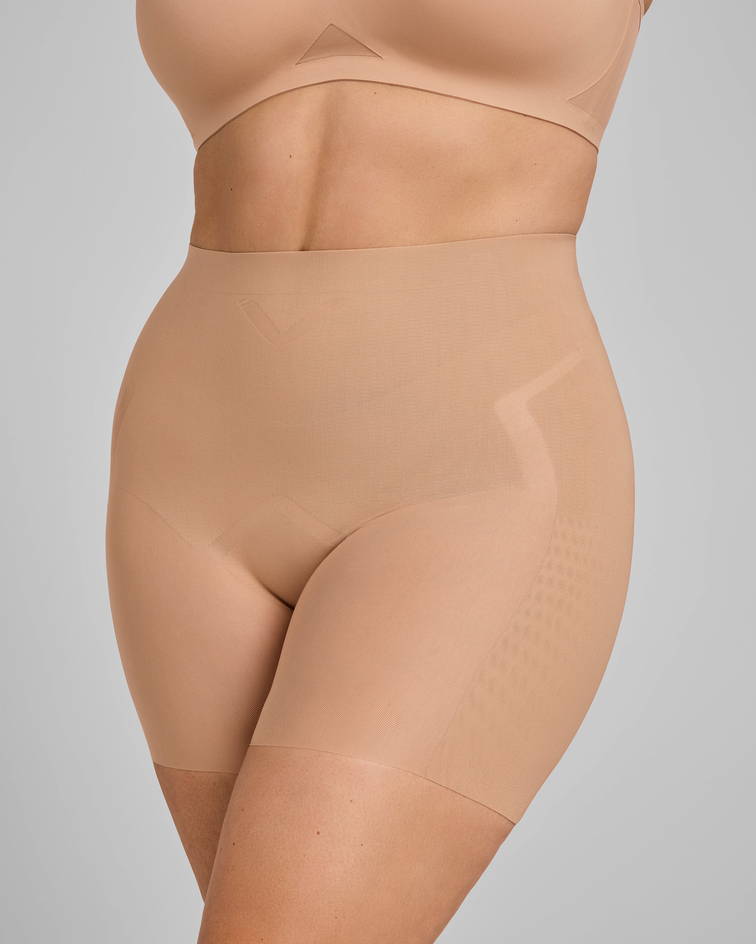 mesh_sculpt_mw_short-sand-1X-Tara_1900_R1.jpg